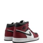 Air Jordan 1 Mid "Chicago Black Toe" - Image 3